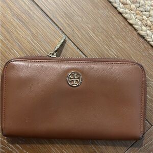 Tory Burch Gold Logo Zipper Wallet